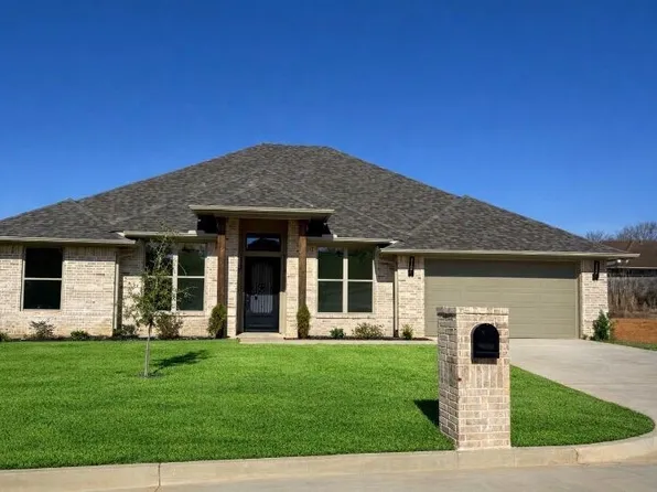 2511 Windmill Ln, Longview, TX 75601