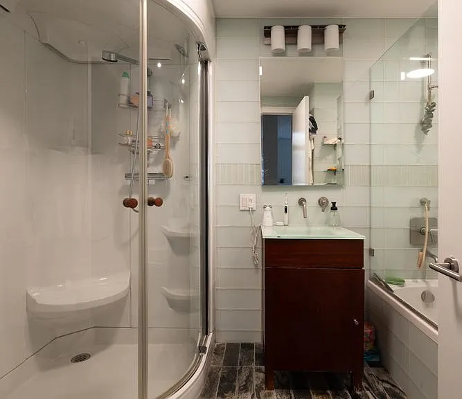 345 E 50th St #3C — Photo 8