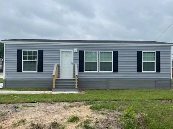 106 E Pecan Rd, Glennville, GA