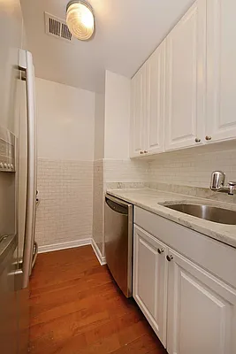 Rented by Nest Seekers International | media 12