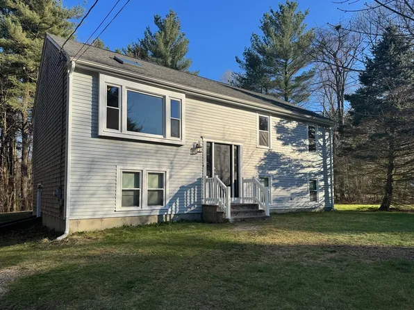 12 Blossom Ln, Berkley, MA 02779