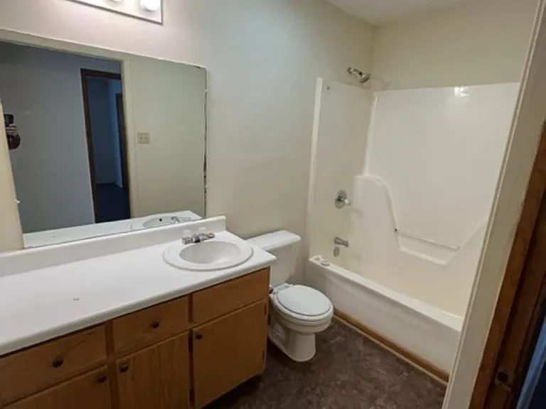 648 Mitchell St — Photo 14