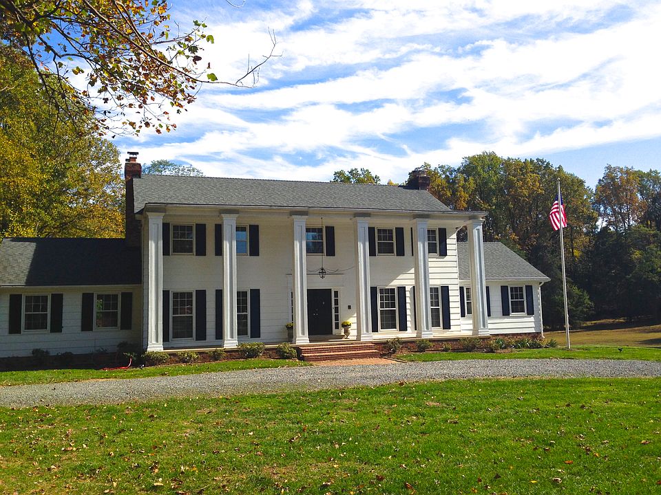 1st image of 521 Haven Ln