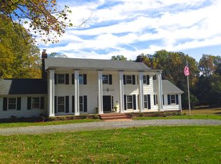 521 Haven Ln, Great Falls, VA 22066