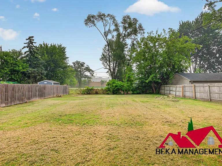 4323 Grace Ave — Photo 9
