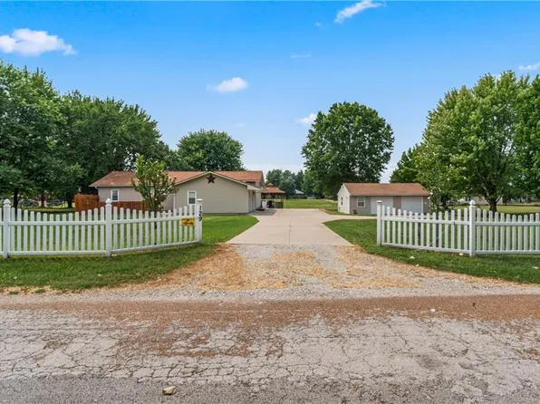 129 NW 251st Rd, Clinton, MO 64735