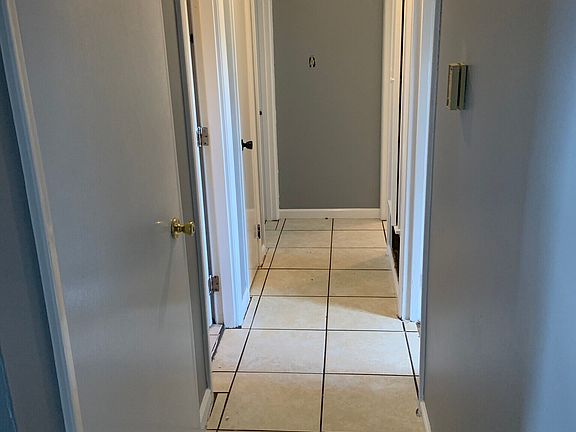 5th image of 800 Blue Springs Dr