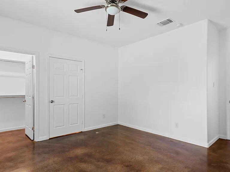 906 Gulf #102 — Photo 14