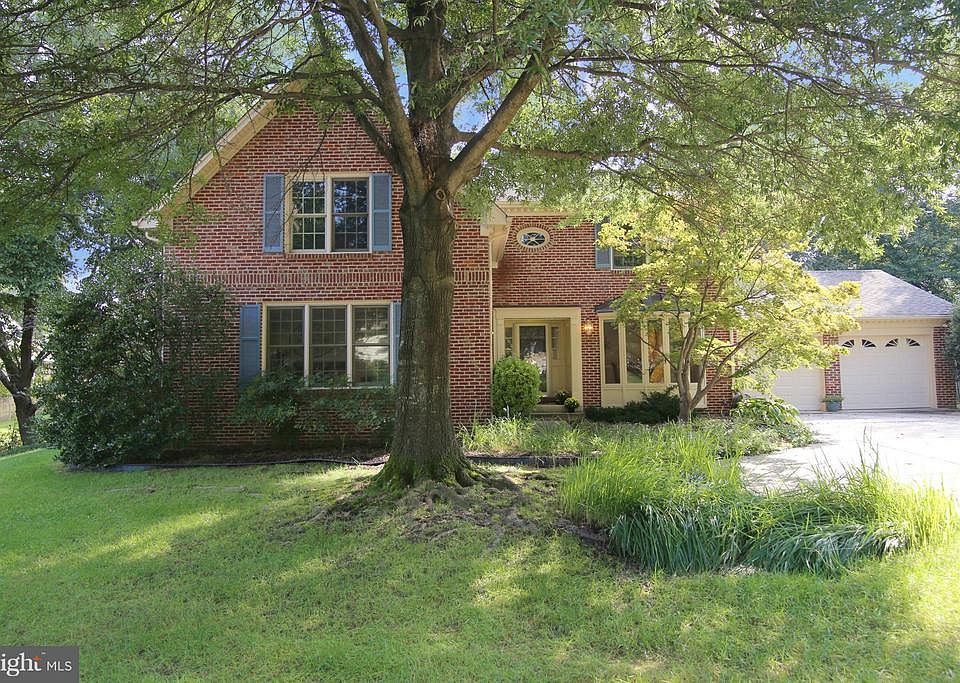 1st image of 3911 Laro Ct