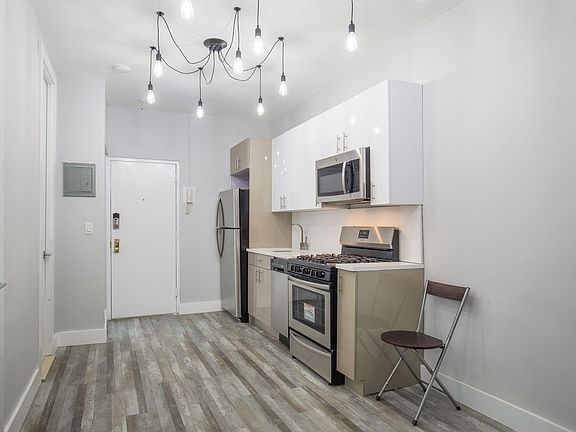 4th image of 2377 Belmont Ave APT 6