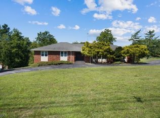 58 Shrewsbury Dr, Livingston, NJ 07039