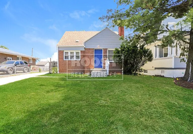1154 Miller Ave — Photo 1