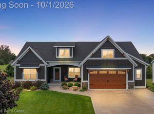 4736 W Lake Dr, Holland, MI 49423