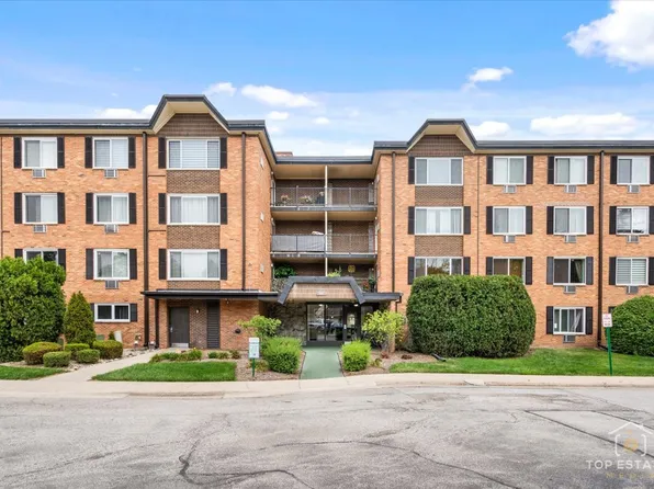 1227 S Old Wilke Rd APT 201, Arlington Heights, IL 60005