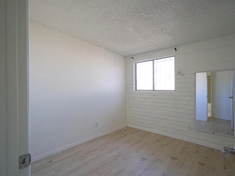 3410 S Mann Ave — Photo 14