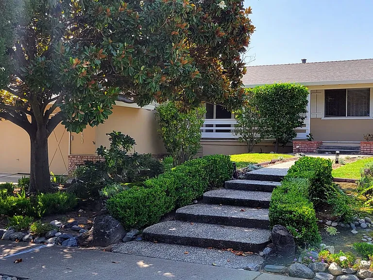 21940 Rucker Dr — Photo 1