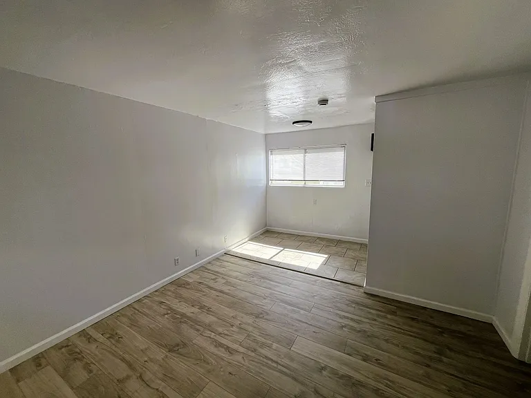 8656 Macarthur Blvd — Photo 5