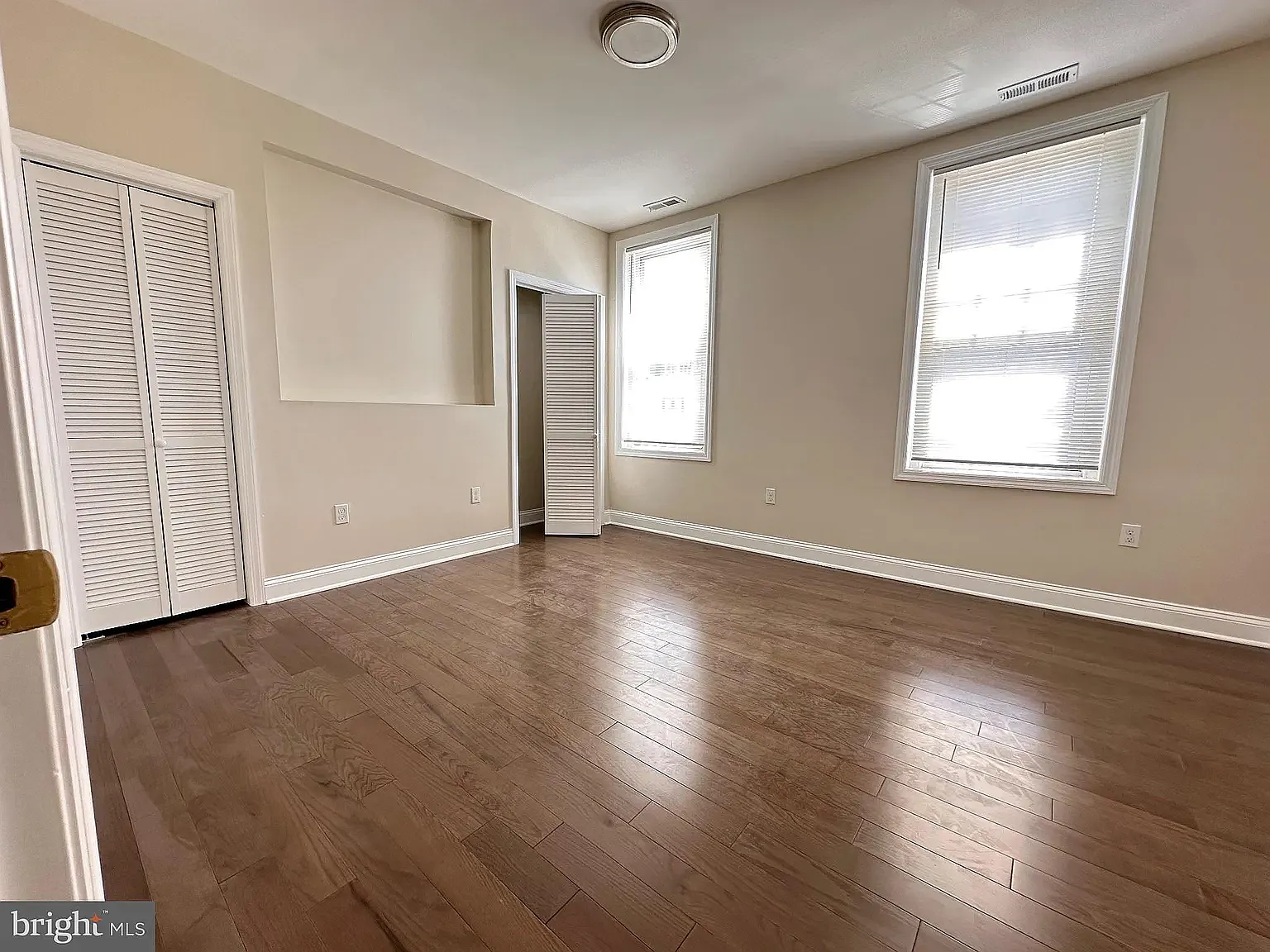 1822 S 22nd St — Photo 4