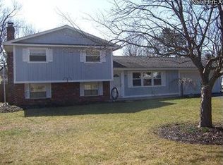 6870 Byron Dr, Madison, OH 44057