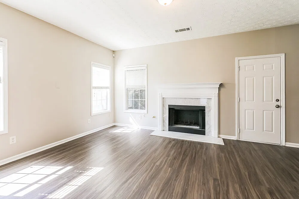 4 bed, 2.5 bath, 2288 sqft, $3,320 — Photo 4