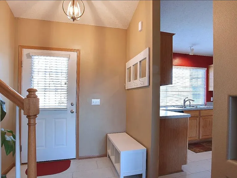 17282 Sprague St — Photo 3