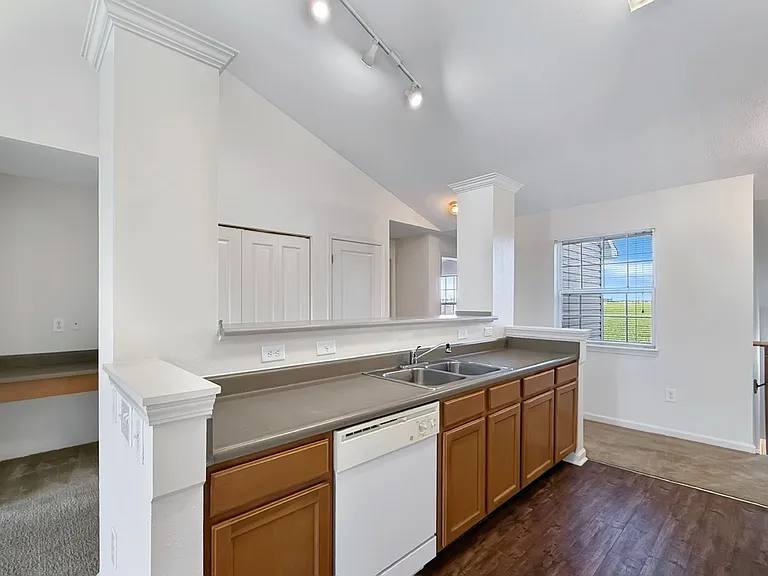 703 Beachfront Dr — Photo 27