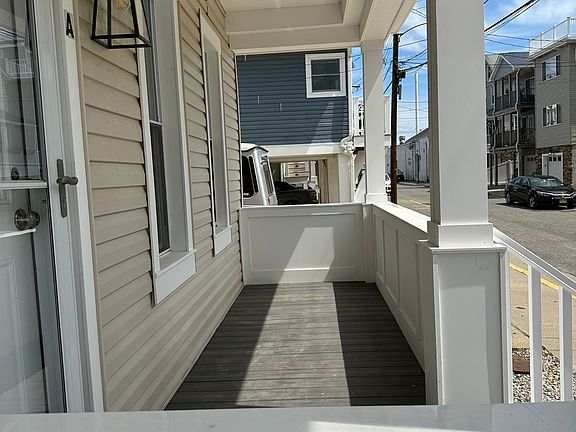 2nd image of 19 Beach St Unit A