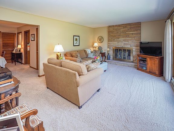 610 Lawrence Drive-104