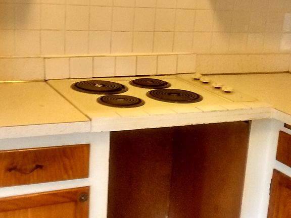 2nd image of 606 Georgetown Dr APT D