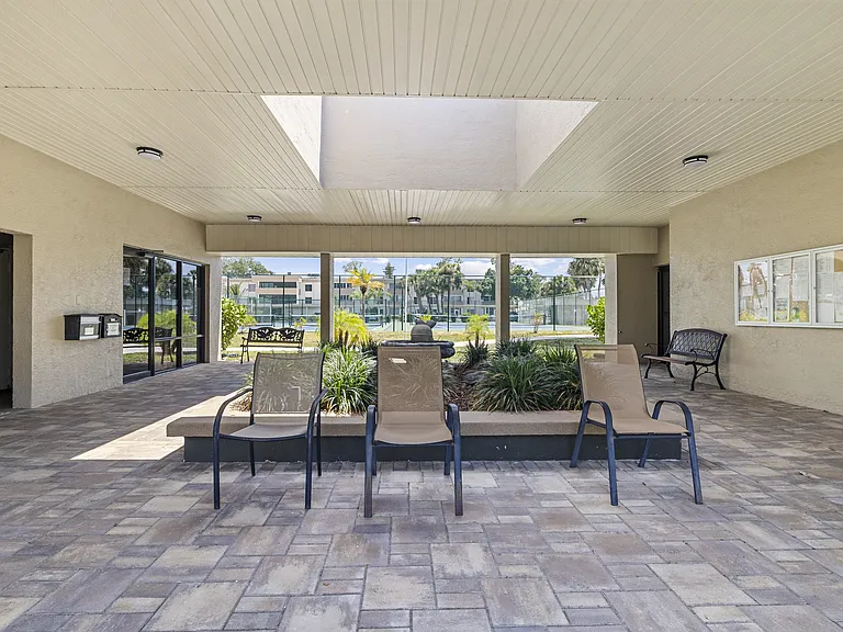 21280 Brinson Ave — Photo 35