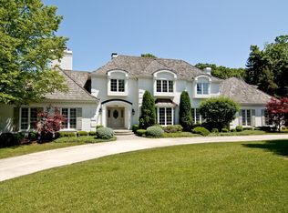 1715 Midwest Club Pkwy, Oak Brook, IL 60523