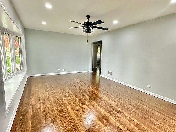 3rd image of 8129 W Courtland Ave