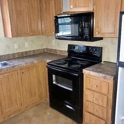 4th image of 102 Ogle Ln
