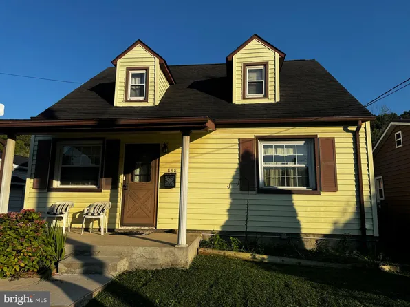 848 E Walnut St, Lewistown, PA 17044
