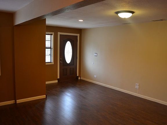 3rd image of 219 S San Horacio Ave