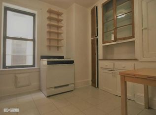 3031 34th St APT 6, Astoria, NY 11103