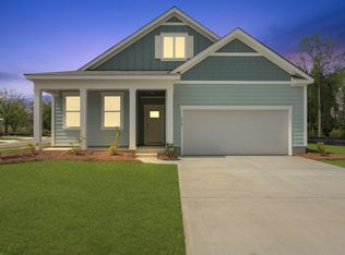 374 Willows Crescent Dr, Moncks Corner, SC 29461