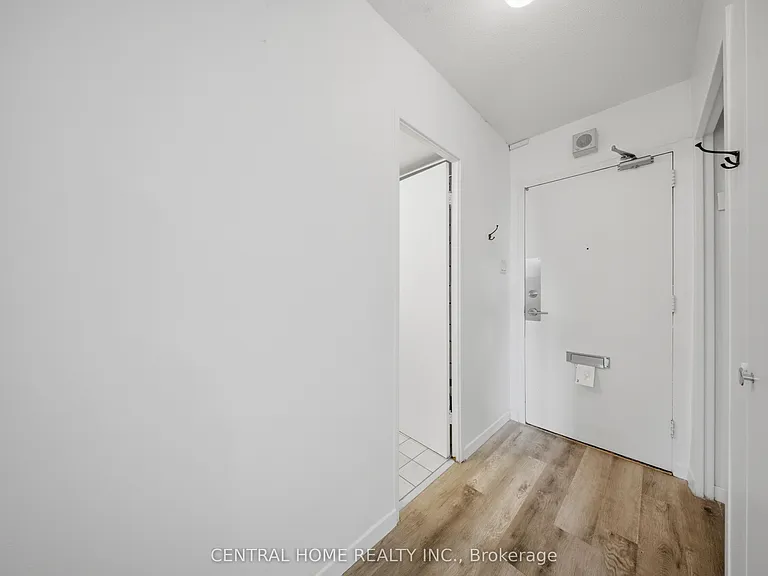30 Gloucester St #1110 — Photo 7