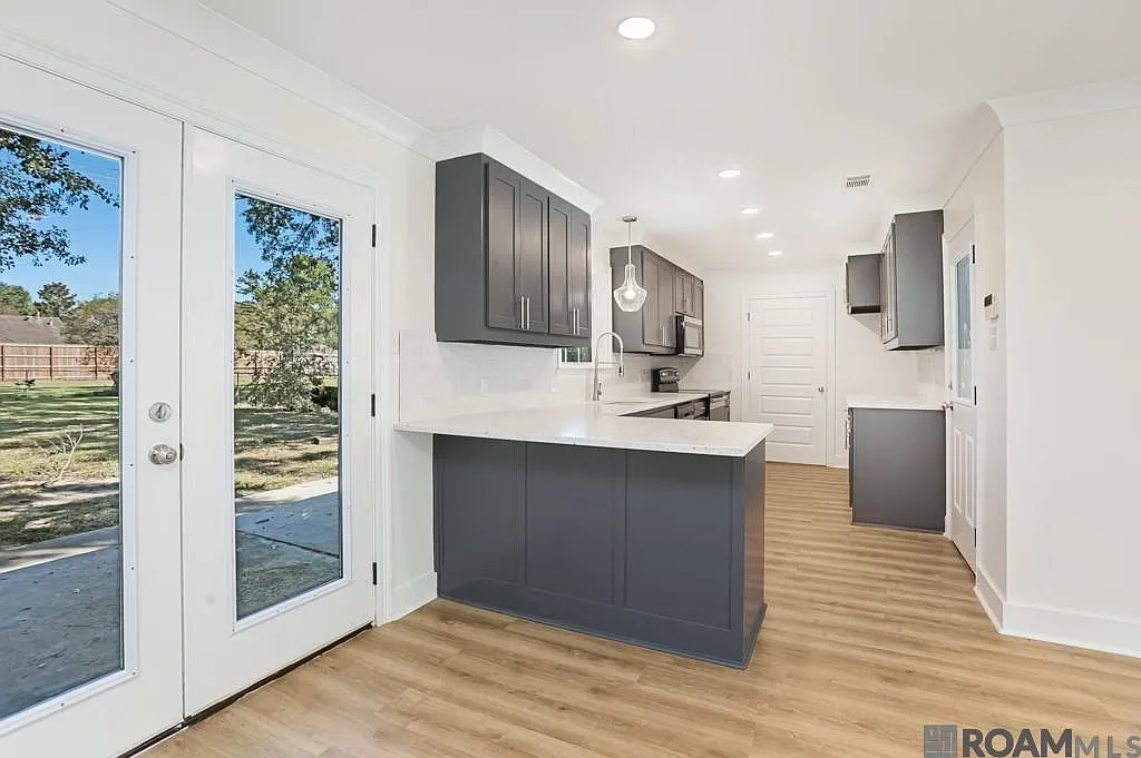 3 bed, 1308 sqft, $2,100 — Photo 3