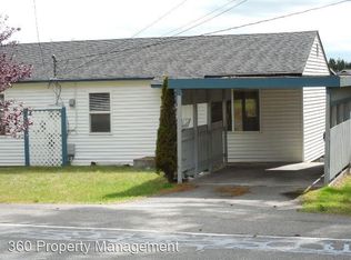 1001 NW Crosby Ave #1, Oak Harbor, WA 98277