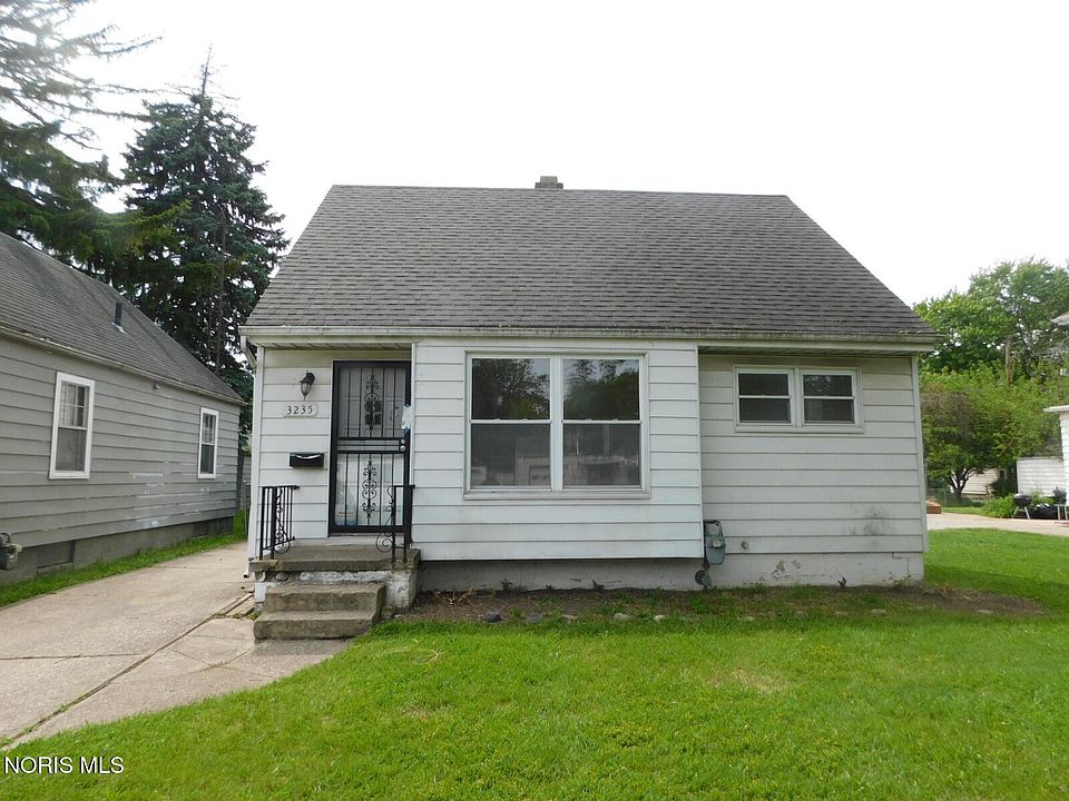 1st image of 3235 Beaumont Dr