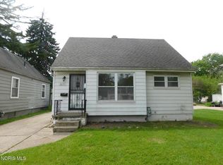 3235 Beaumont Dr, Toledo, OH 43608