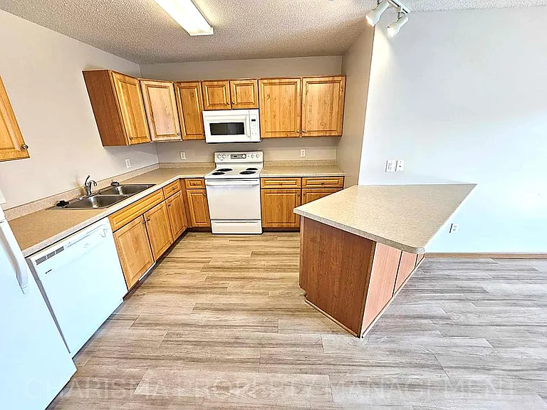 Park Place Condos — Photo 24