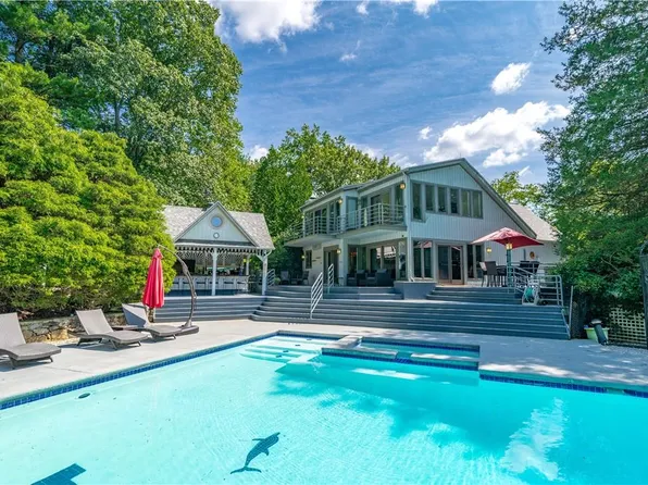 507 N Lake Boulevard, Mahopac, NY 10541