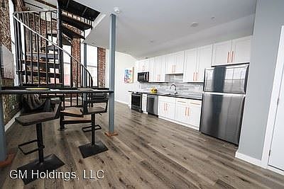 2nd image of 3450 J St #105