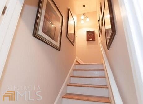 4th image of 489 Blue Creek Ln