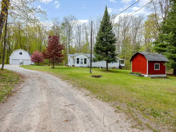 6924 Leslie St, Hale, MI 48739
