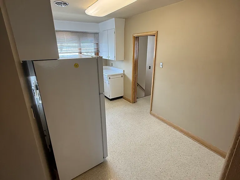 605 Dallenlea Ave #605 — Photo 14