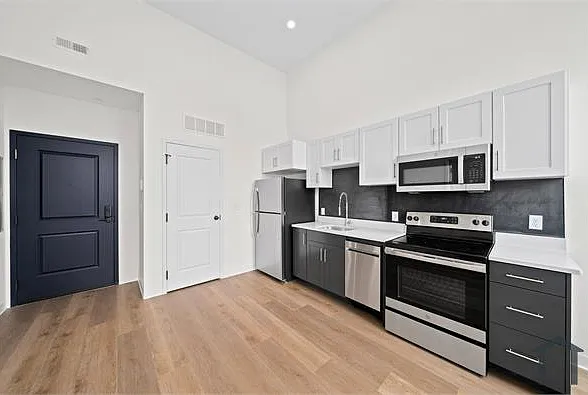 121 North St #103 — Photo 3