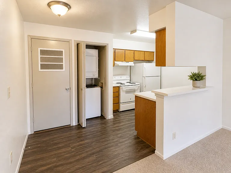 Riverbend Apartments — Photo 12